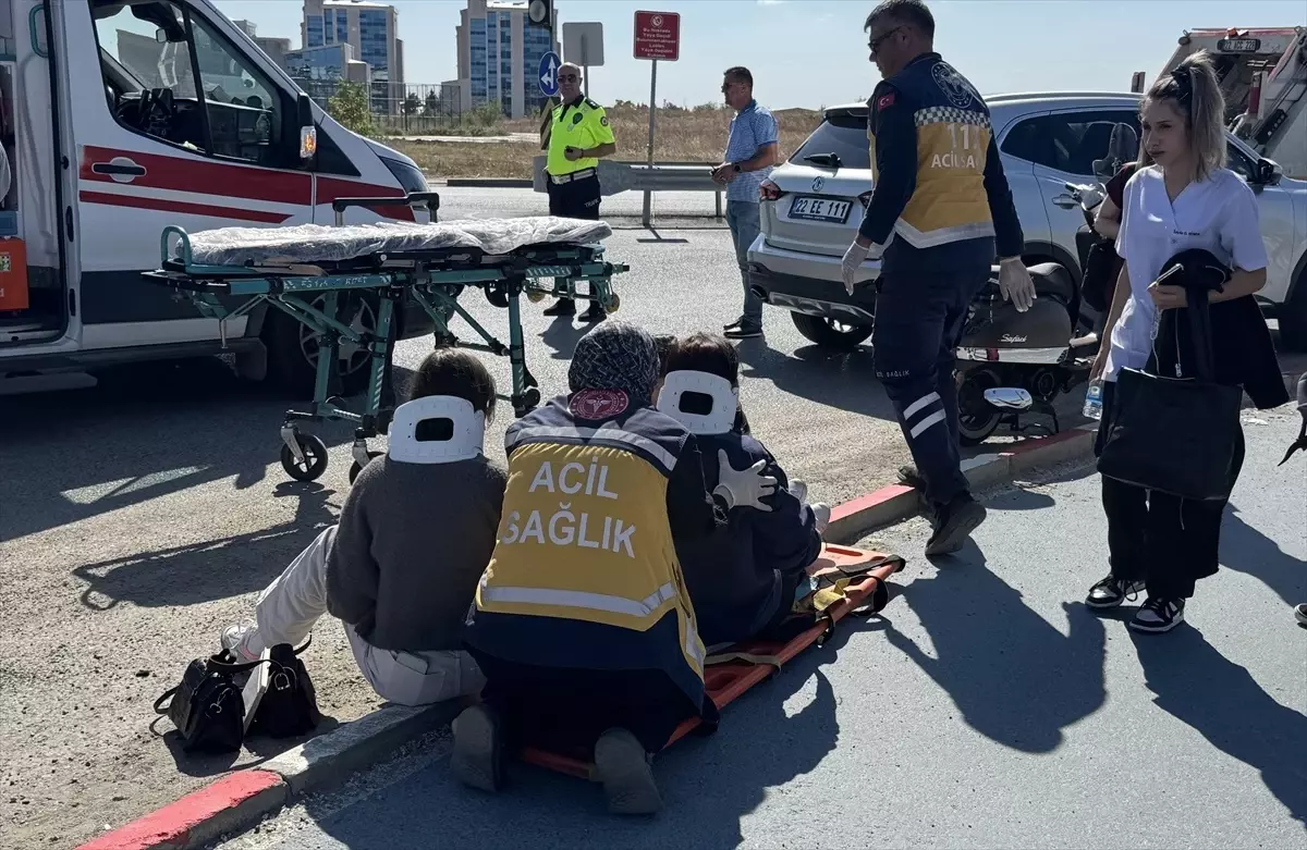 Edirne’de Motosiklet Devrildi: İki Kadın Yaralı