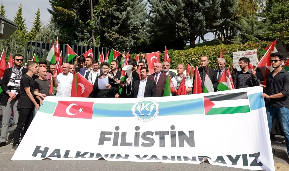 Kayseri Üniversitesinde Filistin’e Destek Yürüyüşü